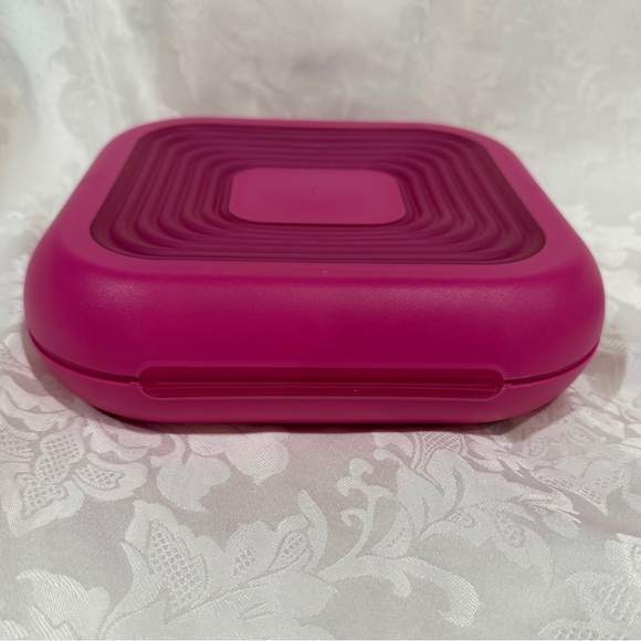 NEW (NIP) Tupperware Pink Stuffables Accessory Organizer (Jewelry not included) - Picture 12 of 12